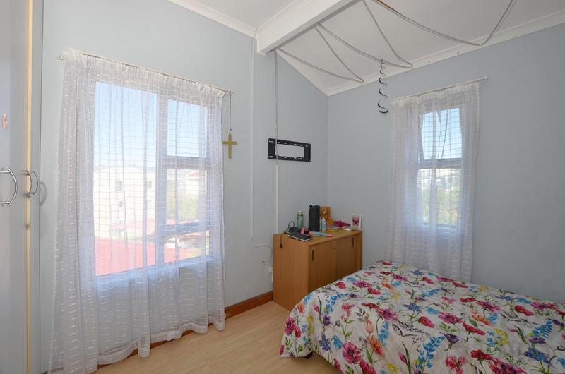 2 Bedroom Property for Sale in Oakglen Western Cape